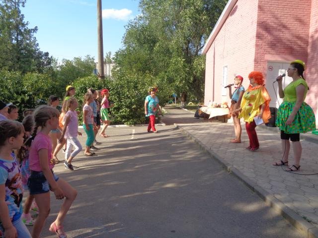 Яркий праздник с зажигательными играми