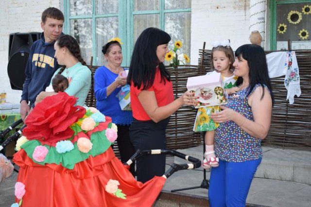 "Славим землю родную, на которой живём"